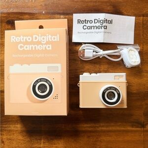 GEMS Retro Digital Camera - Cream